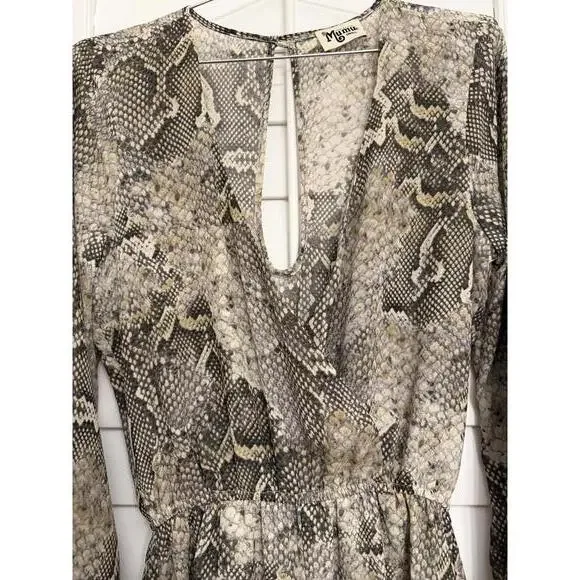 Show Me Your Mumu gray snakeskin print romper size Small - Picture 4 of 8